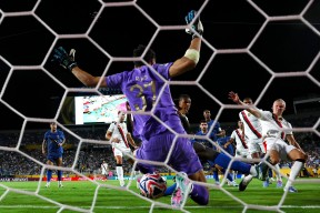 华体会app-马赛主场逼平曼城,晋级希望渺茫的简单介绍