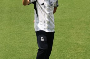 华体会-包含巴黎圣日耳曼险胜AC米兰，莫德里奇补时绝平德甲的词条