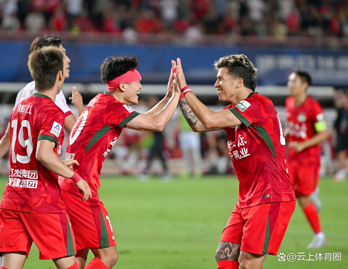 华体会体育-轰动一触!中超球队的震撼表现  第2张 华体会体育-轰动一触!中超球队的震撼表现  第2张
