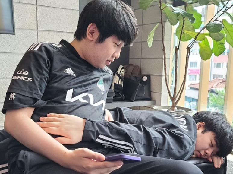 华体会-SHR翻盘DK,Faker操刀奇招英雄翻盘成都决赛之夜2:1(巴黎)的简单介绍  第2张 华体会-SHR翻盘DK,Faker操刀奇招英雄翻盘成都决赛之夜2:1(巴黎)的简单介绍  第2张