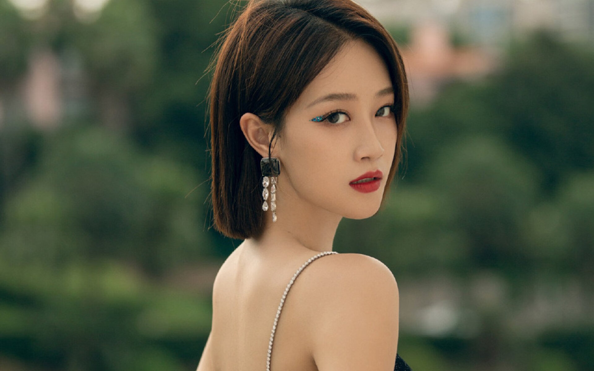 华体会网址-风城之刃刺破凤凰，德罗赞用古典中投击溃太阳的现代篮球神迹  第2张